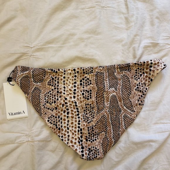 Vitamin A Swimsuit Set - Picture 12 of 15